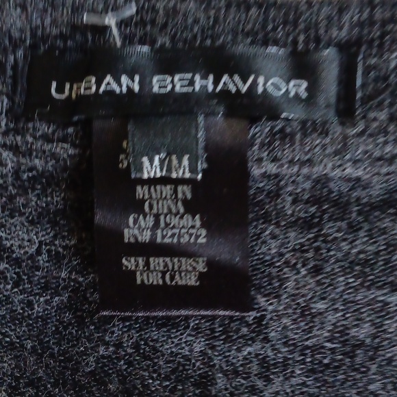 URBAN BEHAVIOR rinestone collar sweater - Picture 4 of 4